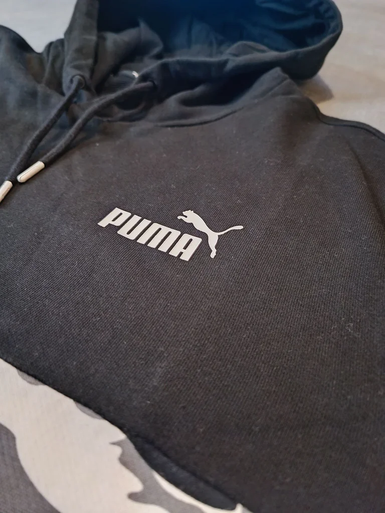 Puma hoodie pull in size M in very good condition with a black and white camouflage colorway – photo 2